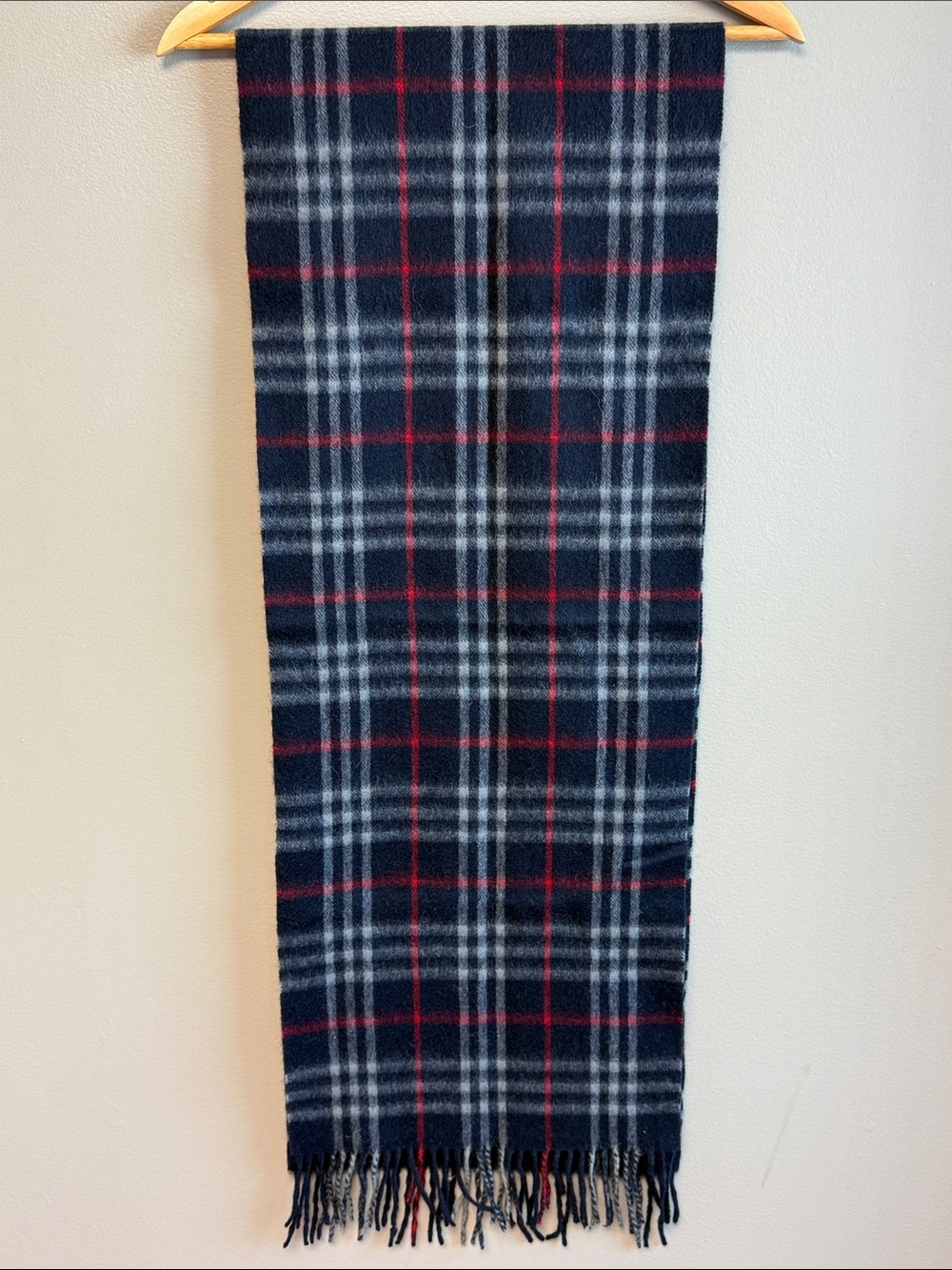 Burberry London 100% Cashmere Nova Check Scarf – Navy – Made in England